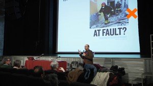 2013_10_07 Terremoto in tribunale BIS.mp4.Immagine001
